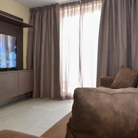 51hh Apartment